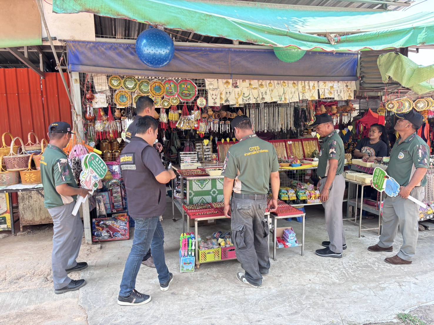 ตรวจป้องกัน เฝ้าระวังการลักลอบนำเข้าส่งออกสินค้าประมง