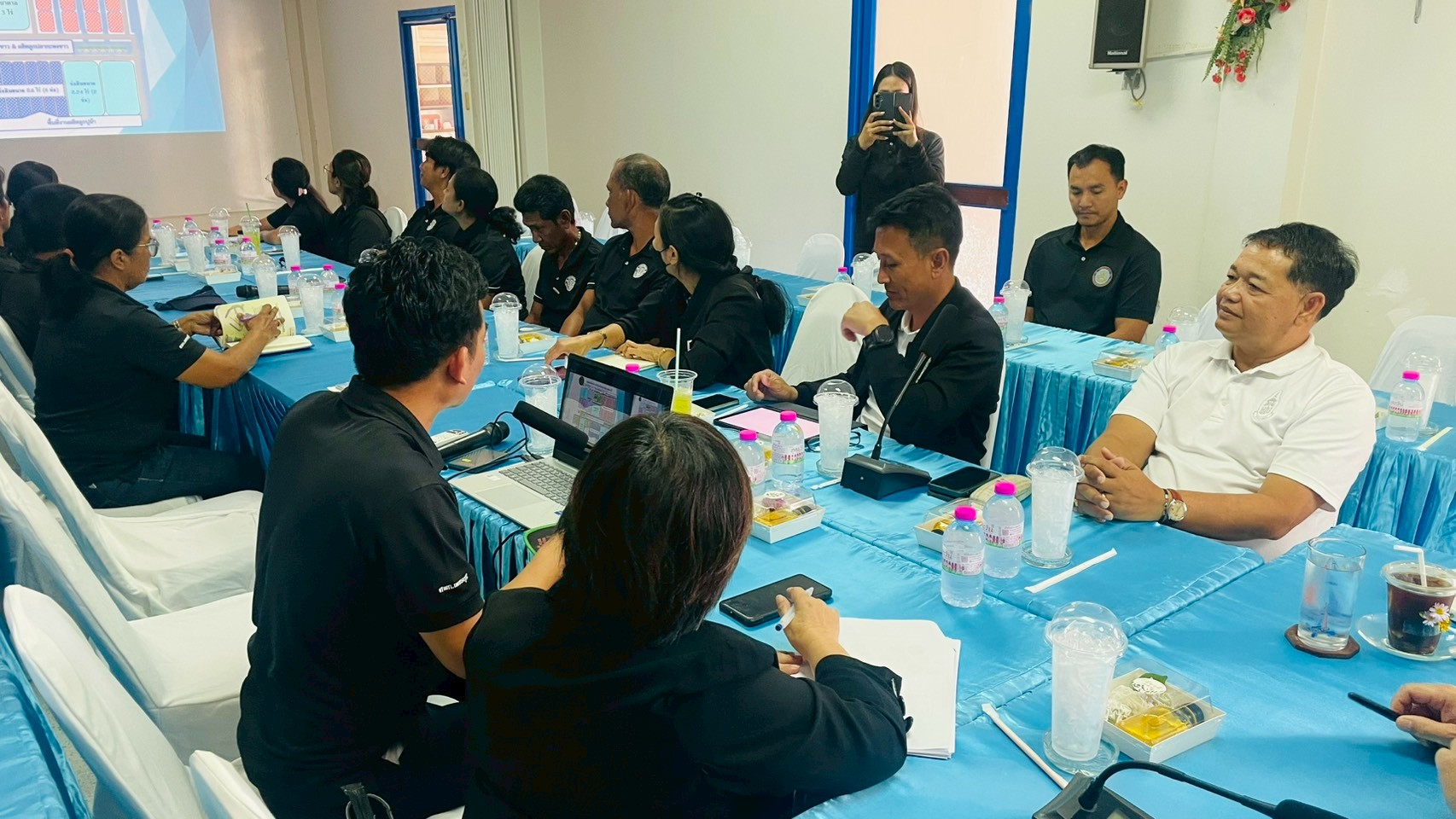 รองอธิบดีกรมประมง (นายวิศณุพร รัตนตรัยวงศ์) เข้าตรวจเยี่ยมและติดตามความก้าาวหน้าผลการดำเนินงานในกิจกรรมต่างๆ