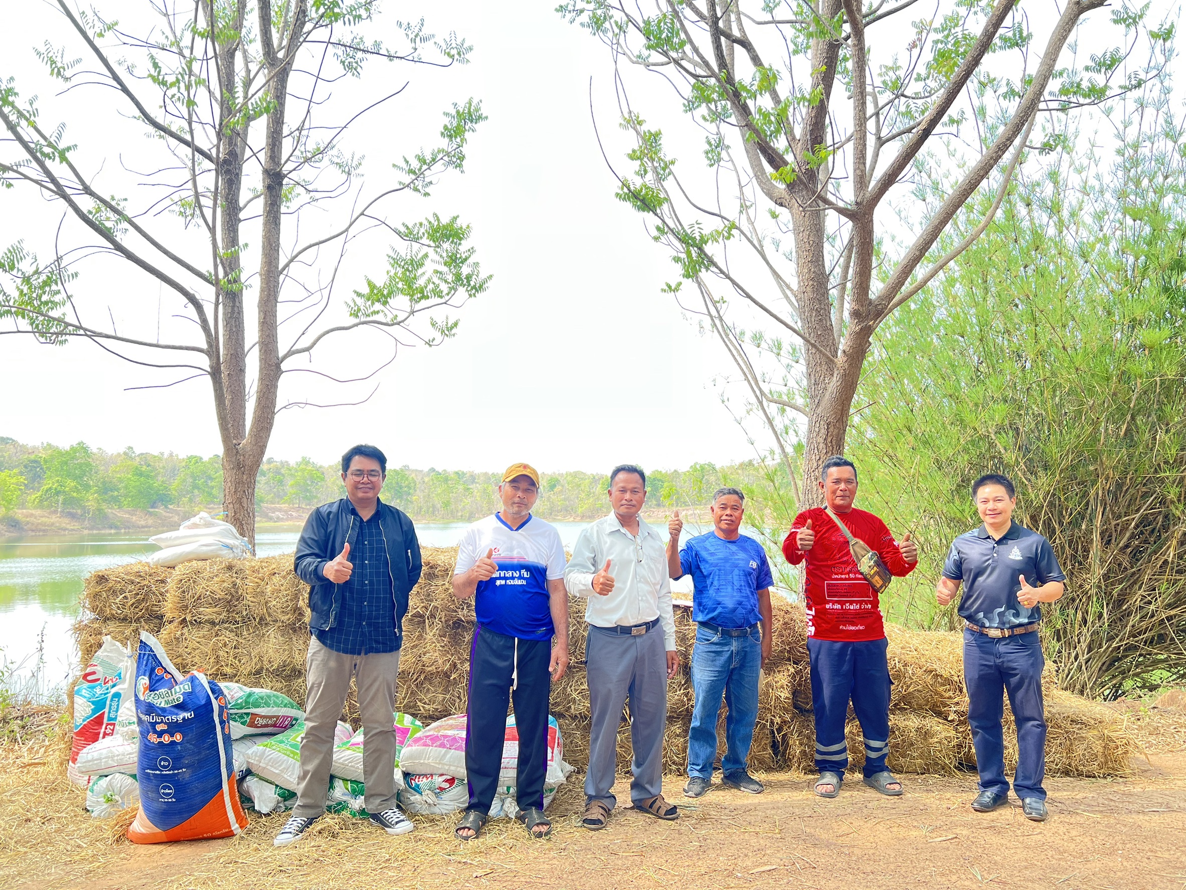ดำเนินการส่งมอบวัสดุการเกษตร และร่วมดำเนินการสร้างอาหารธรรมชาติ (รอบที่2) ภายใต้โครงการบริหารจัดการทรัพยากรประมง กิจกรรม การเพิ่มผลผลิตสัตว์น้ำในแหล่งน้ำชุมชน เพื่อเพิ่มรายได้และลดค่าครองชีพ ของประชาชน ประจำปีงบประมาณ พ.ศ. 2569