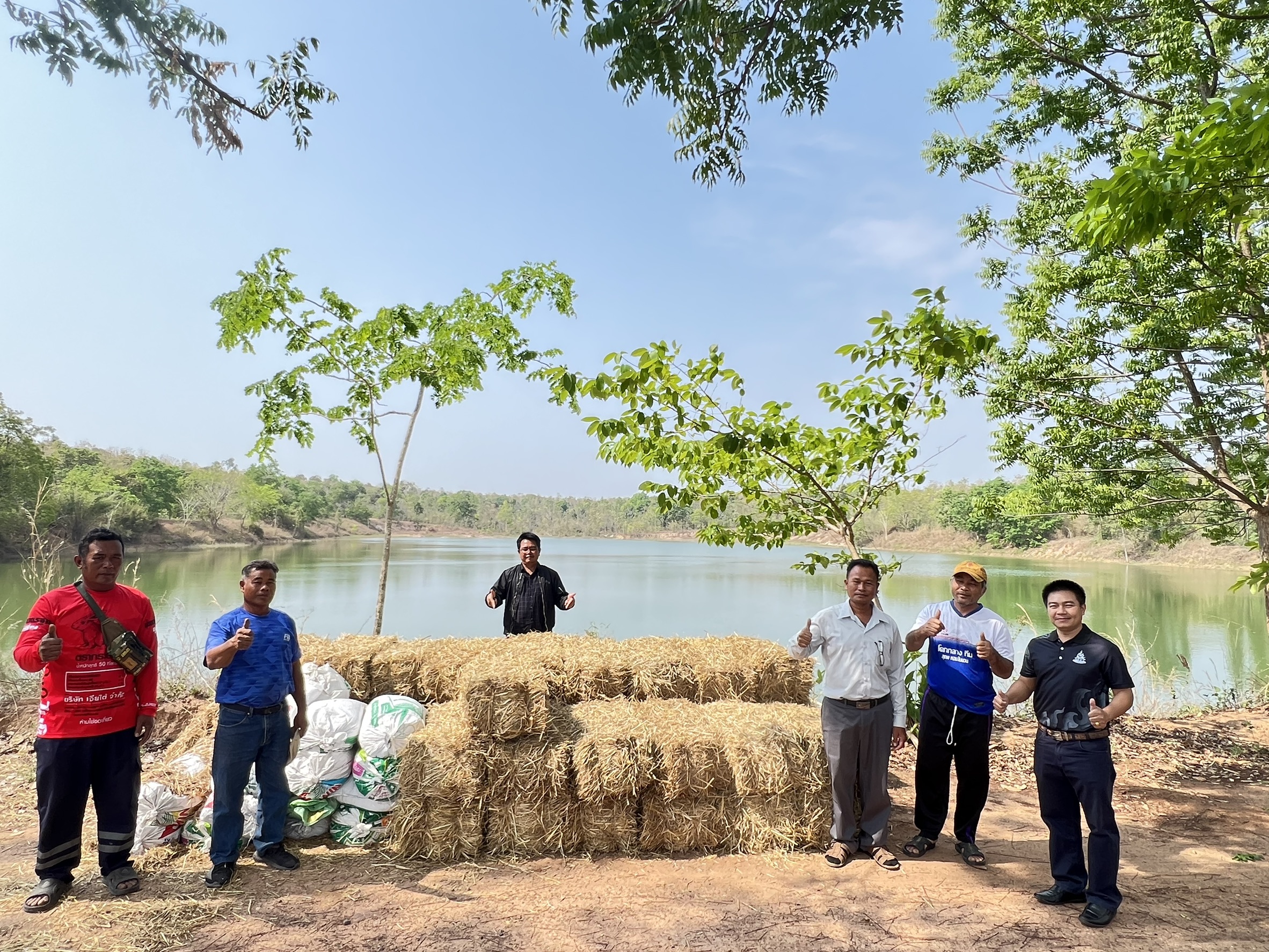 ดำเนินการส่งมอบวัสดุการเกษตร และร่วมดำเนินการสร้างอาหารธรรมชาติ (รอบที่2) ภายใต้โครงการบริหารจัดการทรัพยากรประมง กิจกรรม การเพิ่มผลผลิตสัตว์น้ำในแหล่งน้ำชุมชน เพื่อเพิ่มรายได้และลดค่าครองชีพ ของประชาชน ประจำปีงบประมาณ พ.ศ. 2569..คลิก