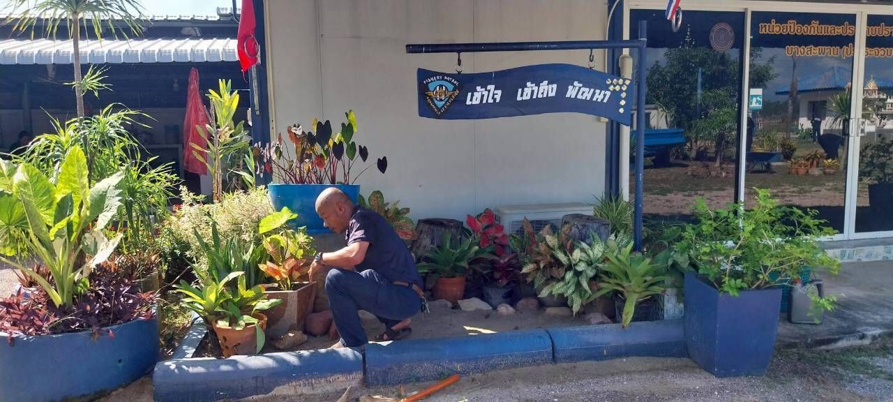 “นปท.บางสะพานฯ พัฒนาหน่วยฯ ปรับปรุงภูมิทัศน์”    