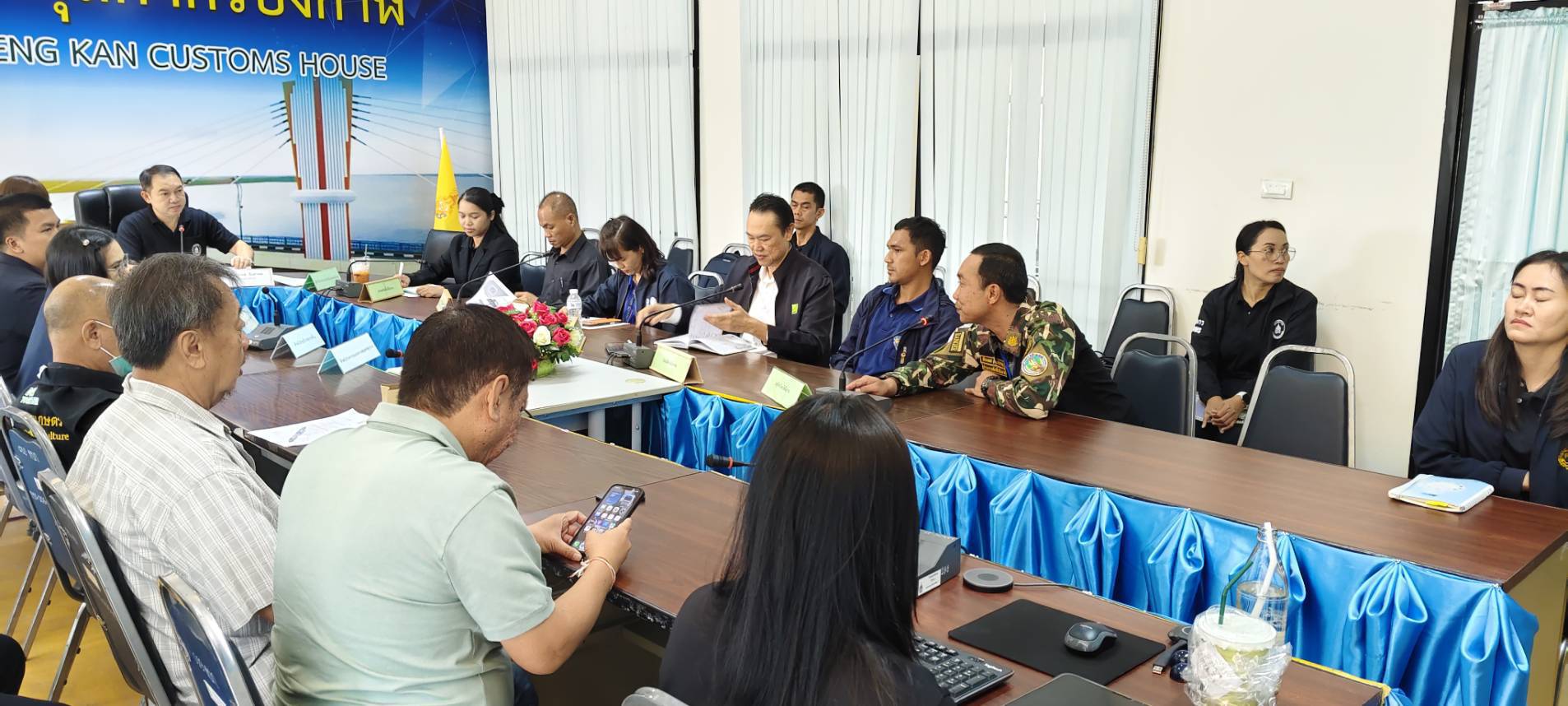 ข่าวกิจกรรม วันที่ 18 มีนาคม 2569 เจ้าหน้าที่สำนักงานตรวจประมงบึงกาฬ เข้าร่วประชุมคณะทำงานร่วมภาครัฐและเอกชนเพื่ออำนวยความสะดวกในการนำเข้าส่งออก ประจำพื้นที่ด่านศุลกากรบึงกาฬ (ครอ.พื้นที่)  ครั้งที่ 1/2569 ณ ห้องประชุม 2 ชั้น 3 ด่านศุลกากรบึงกาฬ จังหวัดบึงกาฬ..คลิก