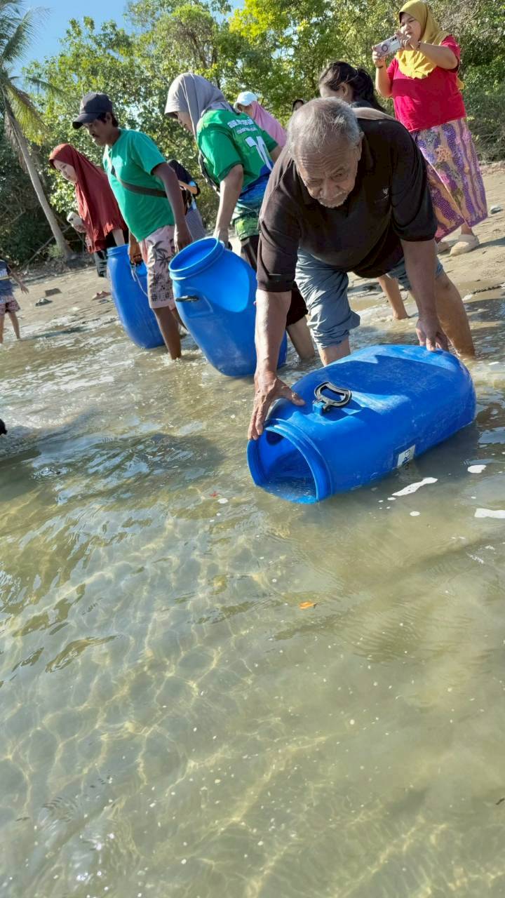 กิจกรรมปล่อยลูกพันธุ์สัตว์น้ำ..คลิก