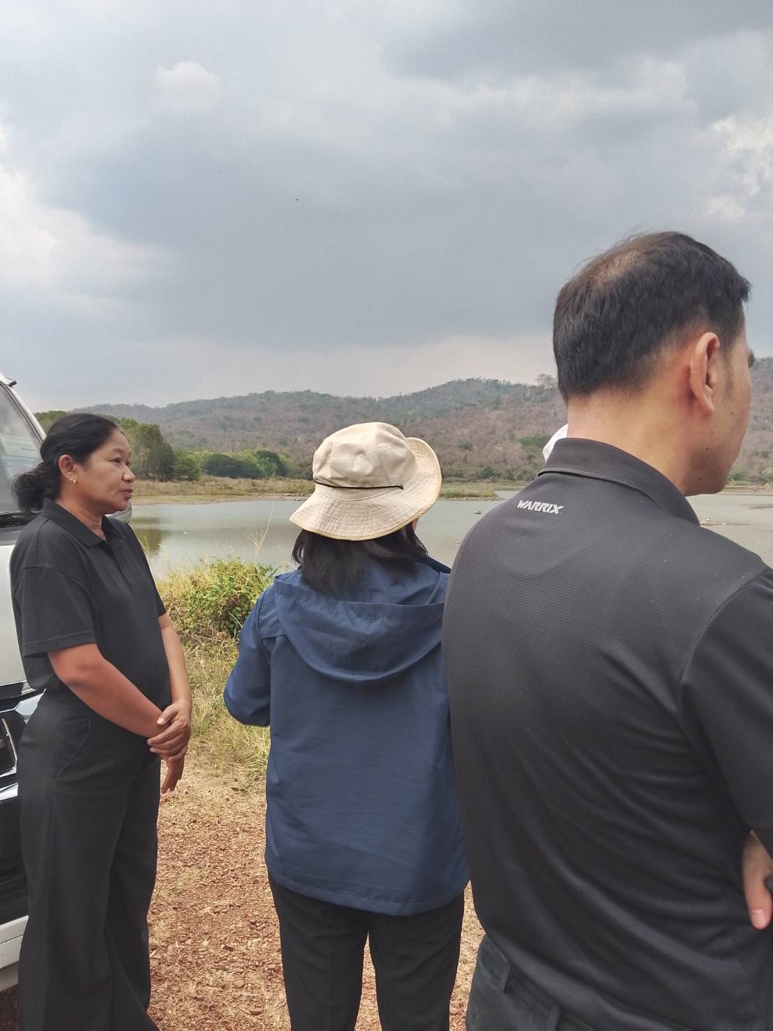 การติดตามตรวจเยี่ยมและปล่อยพันธุ์สัตว์น้ำ ขององคมนตรี ประธานอนุกรรมการติดตามและขับเคลื่อนโครงการอันเนื่องมาจากพระราชดำริในพื้นที่ภาคกลาง ณ อ่างเก็บน้ำเขาสามสิบ ตำบลเขาสามสิบ อำเภอเขาฉกรรจ์ จังหวัดสระแก้ว