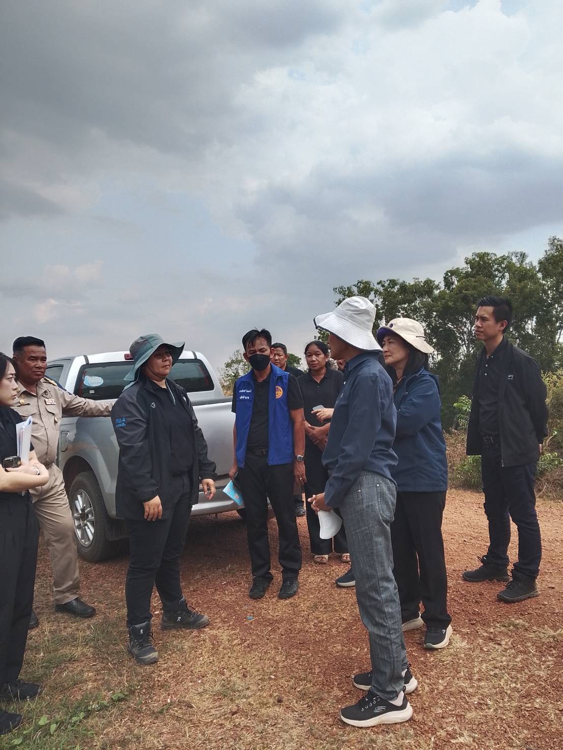 การติดตามตรวจเยี่ยมและปล่อยพันธุ์สัตว์น้ำ ขององคมนตรี ประธานอนุกรรมการติดตามและขับเคลื่อนโครงการอันเนื่องมาจากพระราชดำริในพื้นที่ภาคกลาง ณ อ่างเก็บน้ำเขาสามสิบ ตำบลเขาสามสิบ อำเภอเขาฉกรรจ์ จังหวัดสระแก้ว