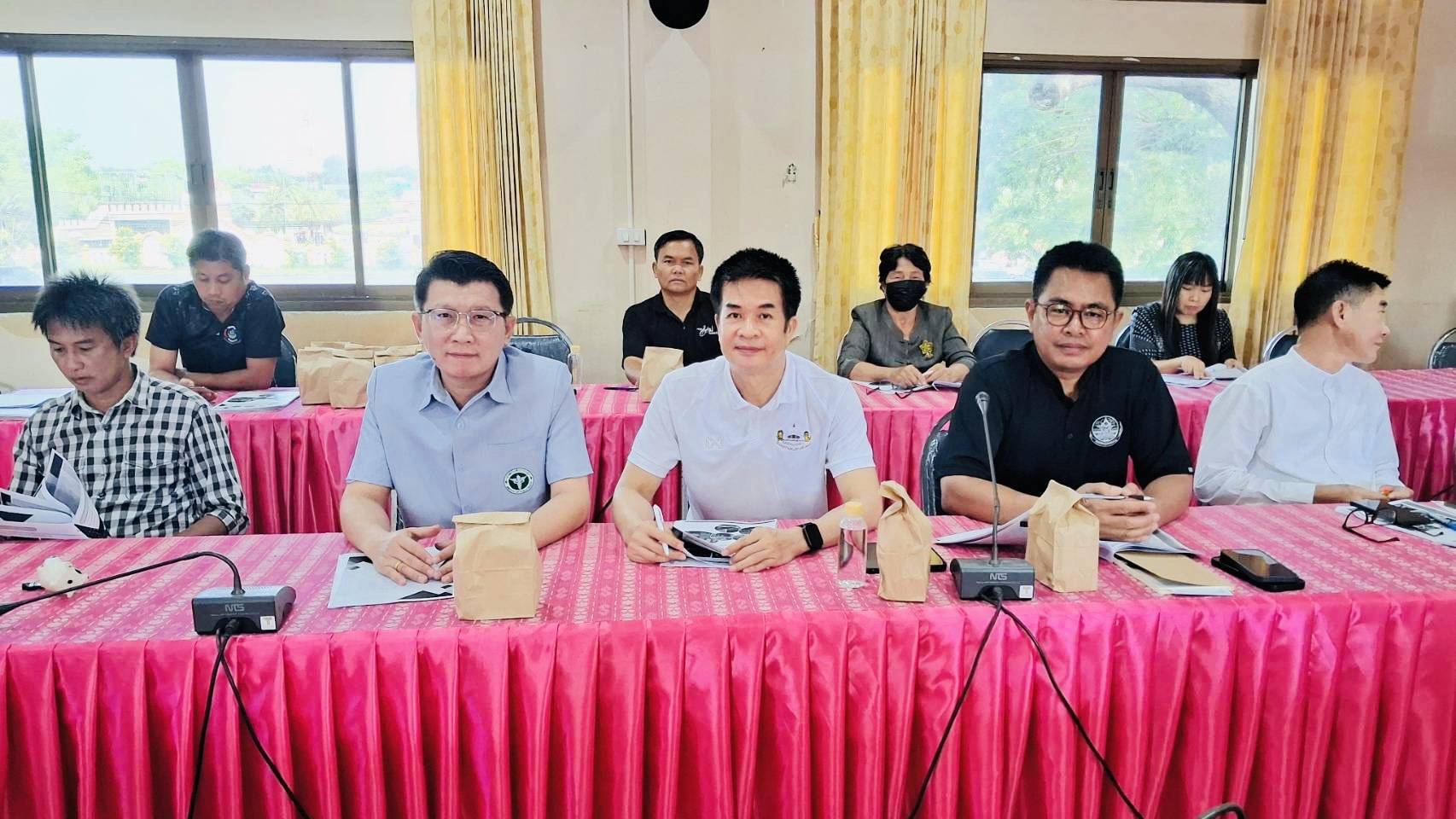 ร่วมประชุมคณะกรรมการบริหารศูนย์อำนวยการปฏิบัติการขจัดความยากจน และพัฒนาคนทุกช่วงวัยอย่างยั่งยืนตามหลักปรัชญาของเศรษฐกิจพอเพียงระดับอำเภอ