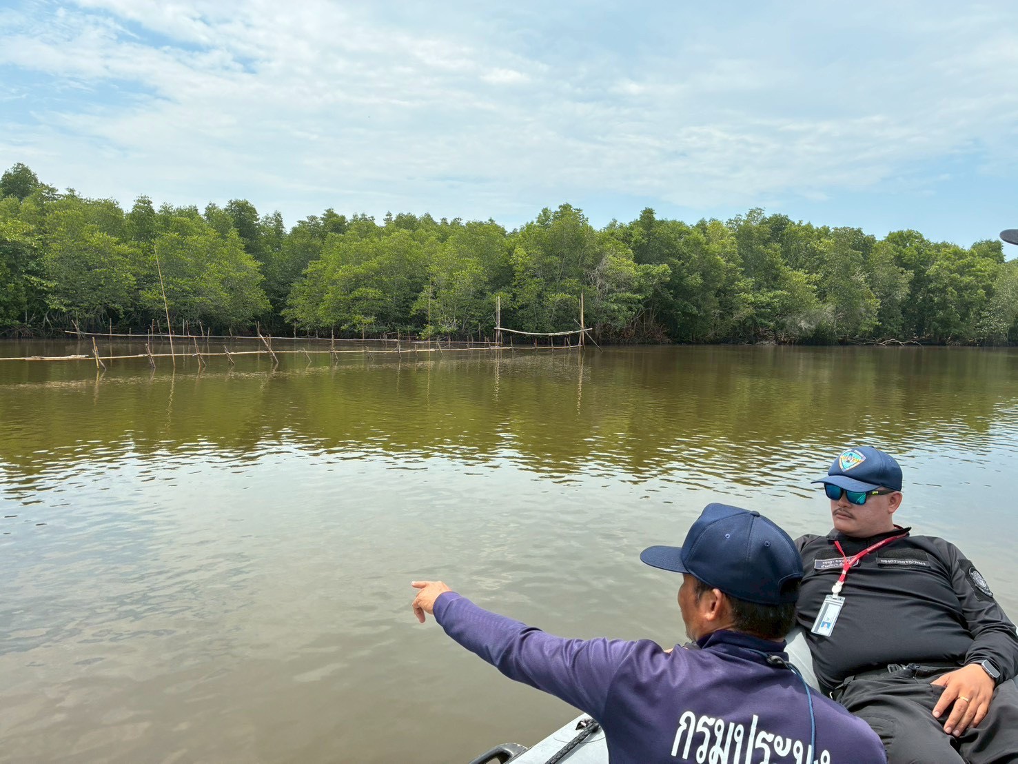 ออกปฏิบัติงานควบคุมเฝ้าระวังการทำประมงพื้นที่ทะเลชายฝั่ง