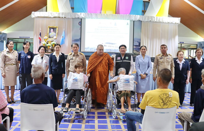 หน่วยแพทย์เคลื่อนที่ตามรอยพระราชดำริ เรือพระราชทานเวชพาหน์ สภากาชาดไทย ออกให้บริการประชาชนในพื้นที่อำเภอท่าใหม่ จังหวัดจันทบุรี