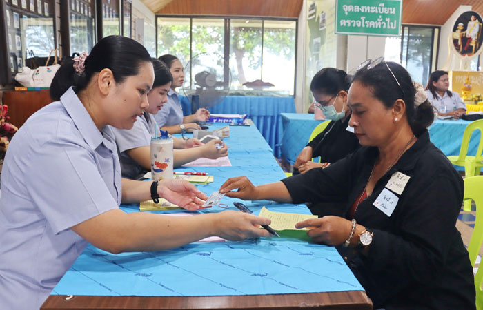 หน่วยแพทย์เคลื่อนที่ตามรอยพระราชดำริ เรือพระราชทานเวชพาหน์ สภากาชาดไทย ออกให้บริการประชาชนในพื้นที่อำเภอท่าใหม่ จังหวัดจันทบุรี..คลิก