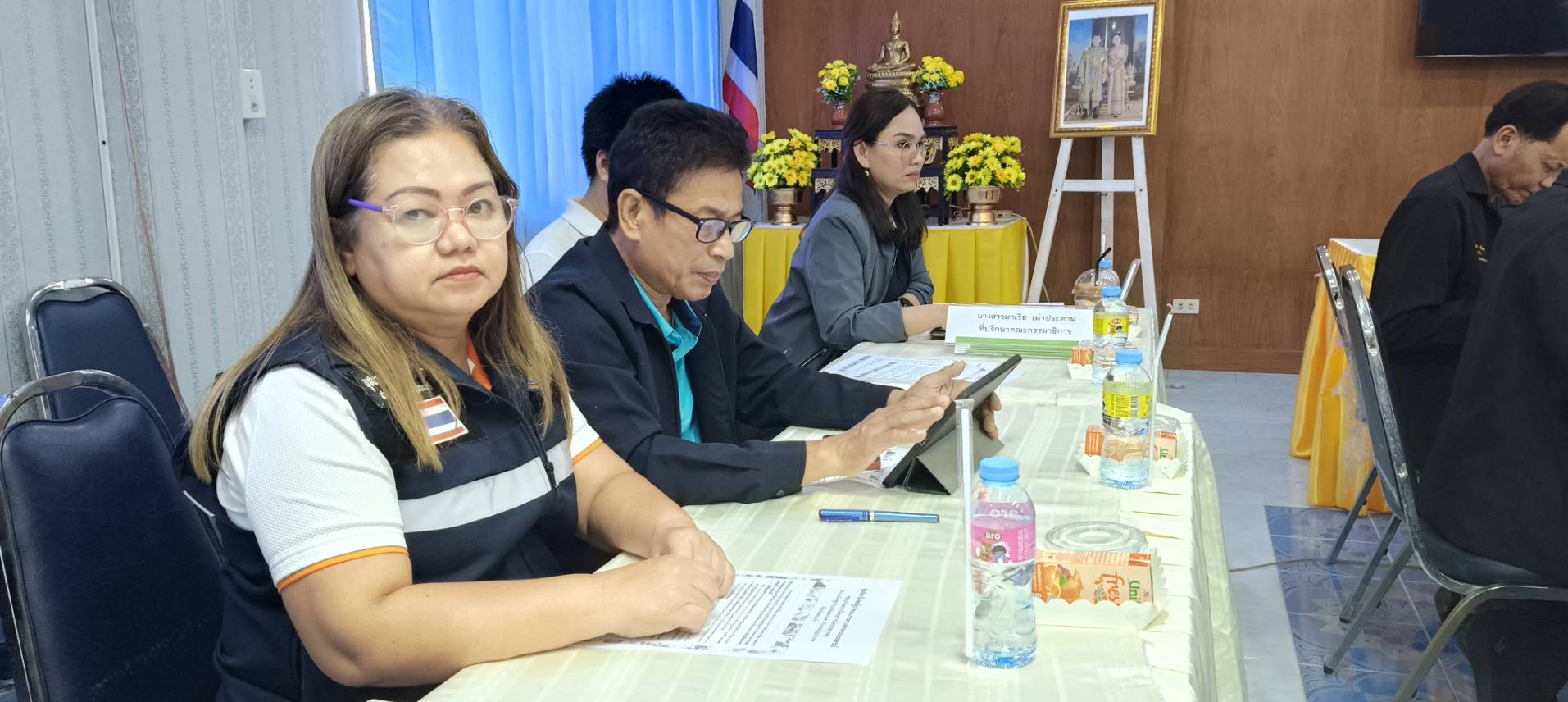 เข้าร่วมประชุมกับคณะกรรมาธิการการเกษตรและสหกรณ์วุฒิสภาในการเดินทางมาศึกษาดูงานเกี่ยวกับปัญหาหนี้สินเกษตรกรผู้เลี้ยงโค