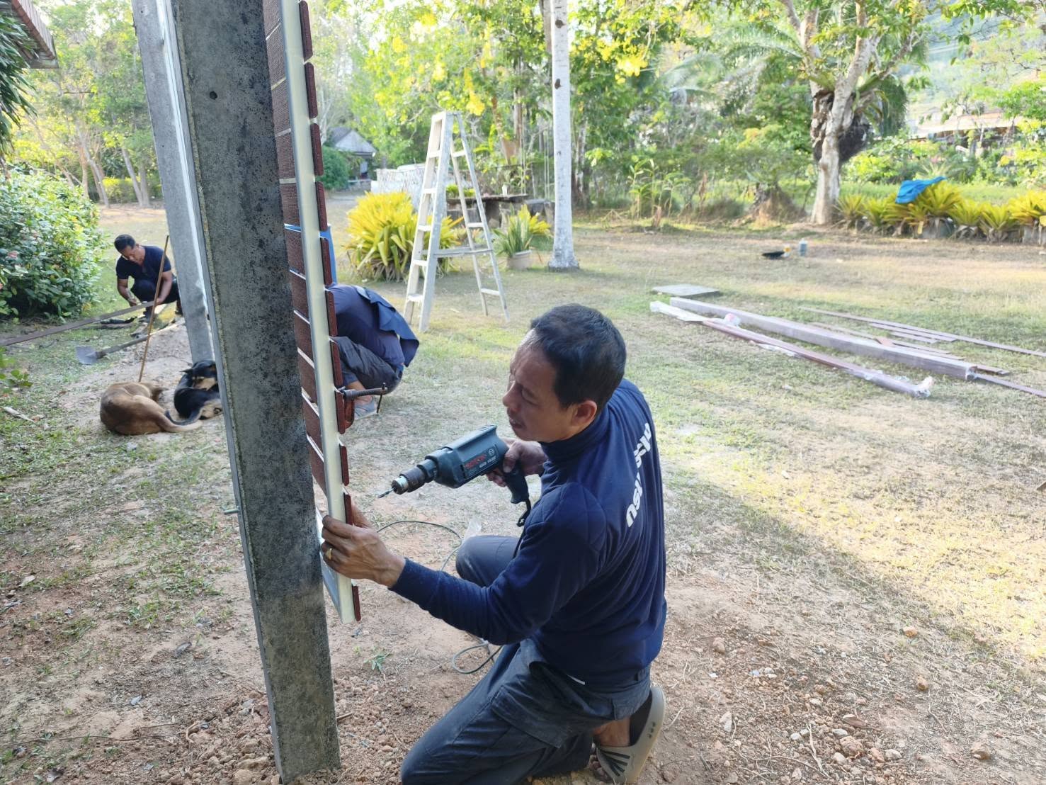 ปรับปรุงภูมิทัศน์หน่วยฯ จัดทำป้ายจุดเช็คอิน 