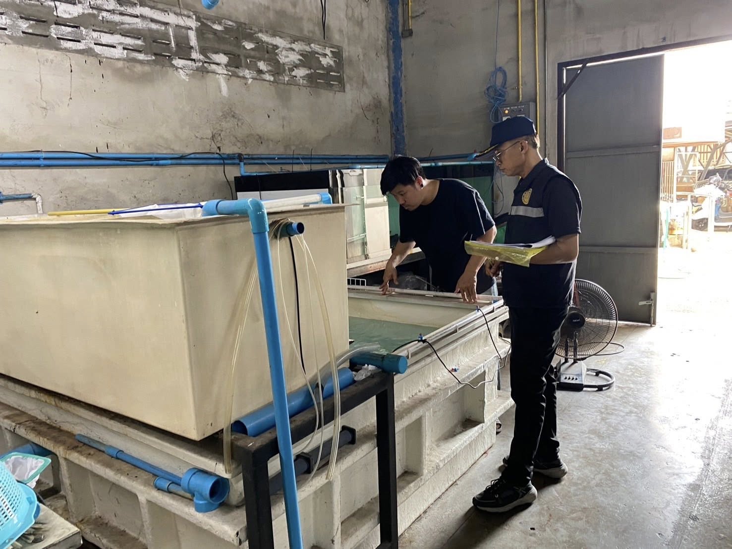 สำนักงานประมงพื้นที่กรุงเทพมหานครลงพื้นที่ตรวจสอบพิกัดทางภูมิศาสตร์ฟาร์มและสถานประกอบการในเขตภาษีเจริญ เขตคลองสาน และเขตบางแค กรุงเทพมหานคร