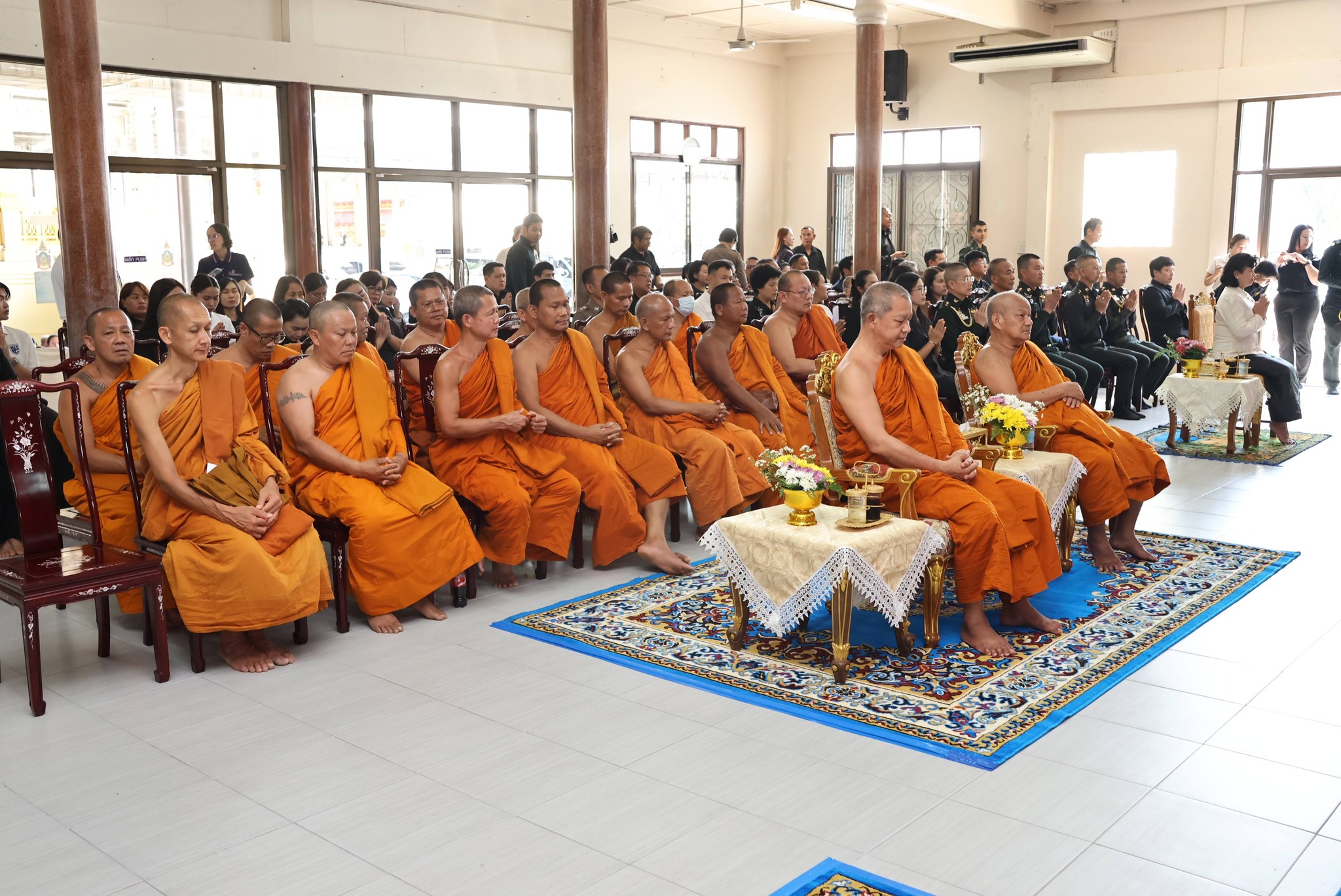 ร่วมพิธีสวดพระพุทธมนต์ และเจริญจิตตภาวนา อุทิศถวายพระราชกุศลแด่สมเด็จพระนางเจ้าสิริกิติ์พระบรมราชินีนาถ พระบรมราชชนนีพันปีหลวง..คลิก