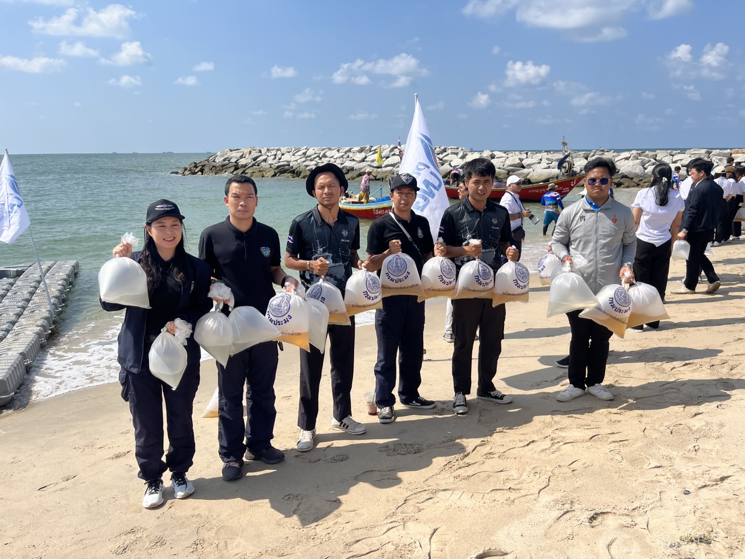 เข้าร่วมกิจกรรม “PTTLNG ปล่อยพันธุ์สัตว์น้ำ” ปีที่ 17