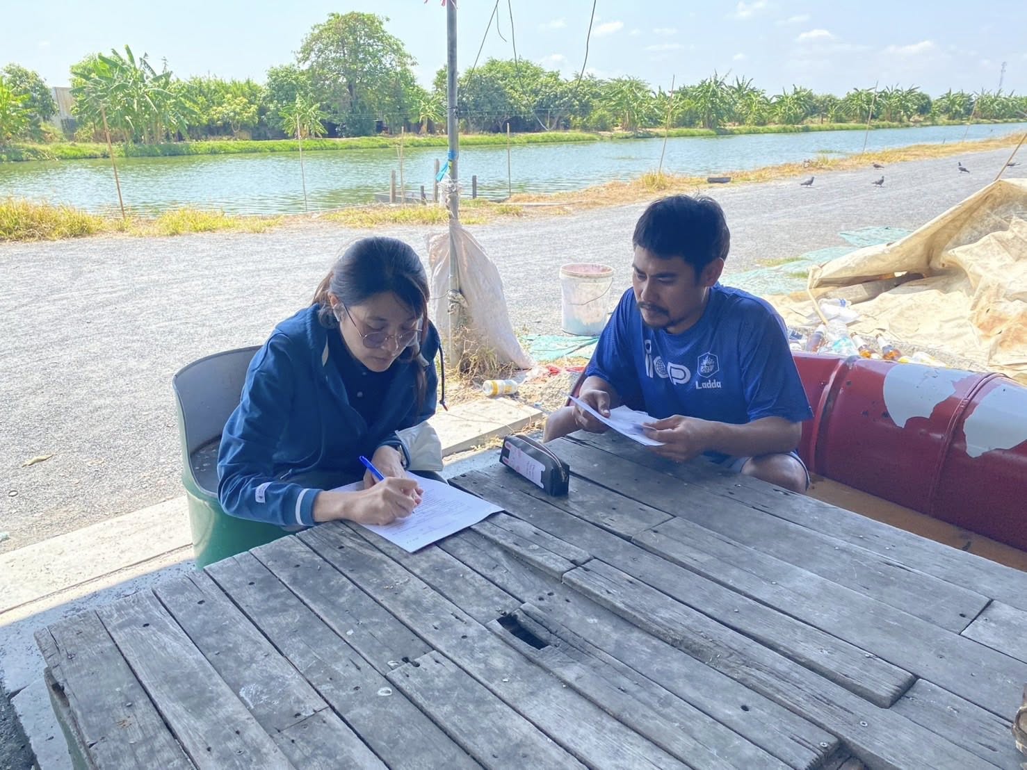 สำนักงานประมงพื้นที่กรุงเทพมหานคร ลงพื้นที่ให้บริการเกษตรกรผู้เพาะเลี้ยงสัตว์น้ำ