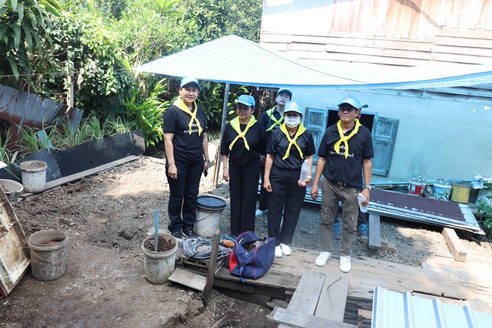 (อ.บางใหญ่) กิจกรรมจิตอาสาพัฒนาซ่อมแซมบ้านพักอาศัย