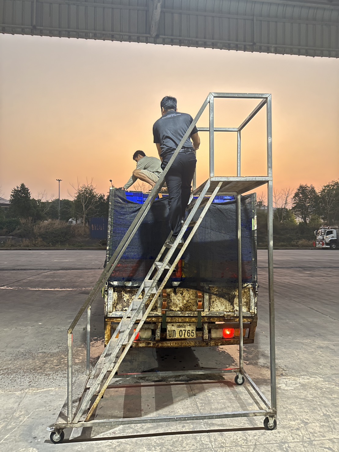 ข่าวกิจกรรม วันที่ 2 เมษายน 2569 เจ้าหน้าที่ด่านตรวจประมงนครพนม ตรวจสอบสินค้าสัตว์น้ำส่งออกชนิด ปลาดุกแอฟริกา มีชีวิต ณ อาคารตรวจสอบสินค้าและเก็บของกลางด่านศุลกากรนครพนม จ.นครพนม..คลิก