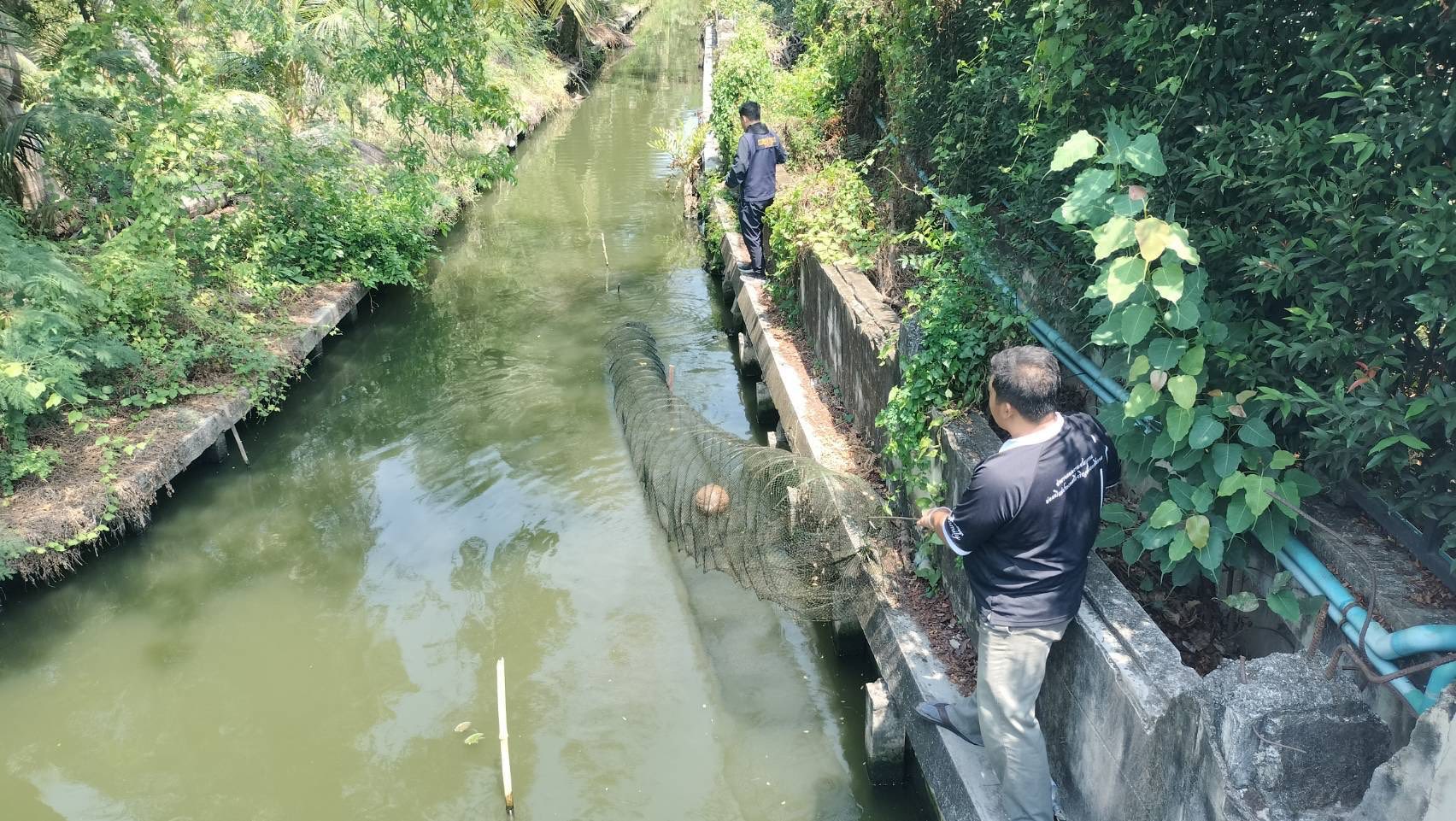 สำนักงานประมงพื้นที่กรุงเทพมหานคร ลงพื้นที่ตรวจยึดเครื่องมือประเภทลอบพับได้ (ไอ้โง่)