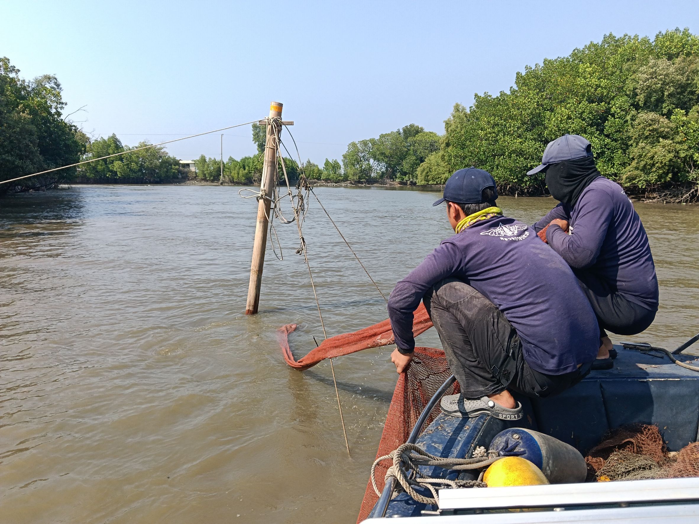 ตรวจยึดเครื่องมือโพงพาง ของกลางโพงพาง 3 ปาก