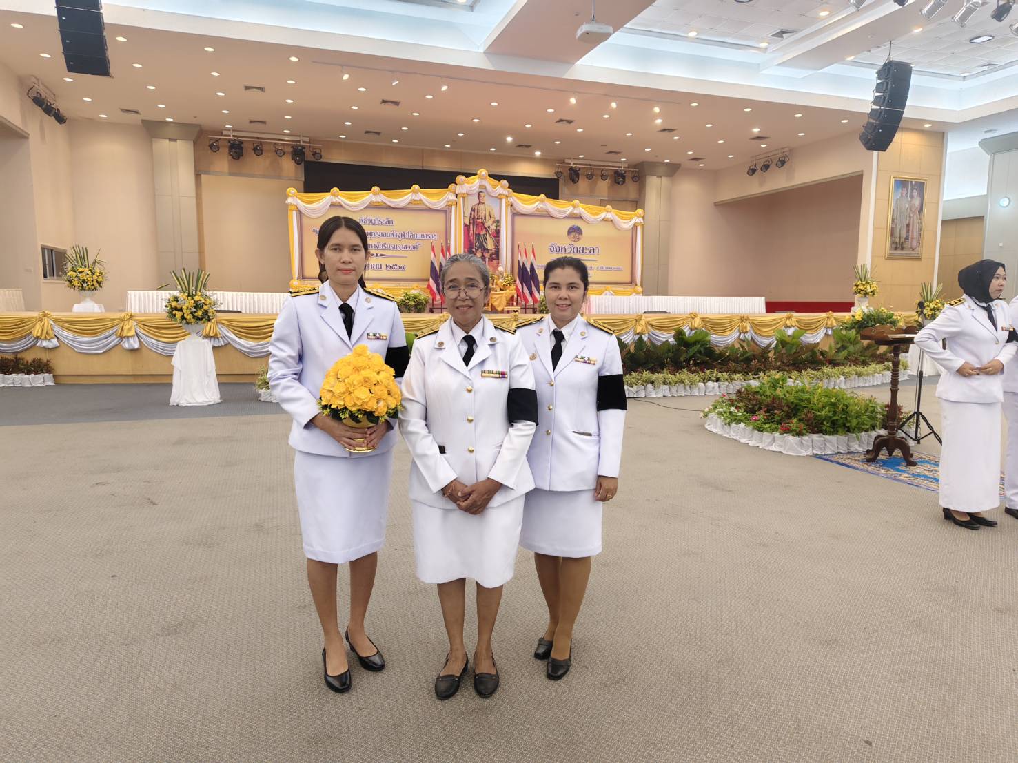 เข้าร่วมพิธีวันที่ระลึก “พระบาทสมเด็จพระพุทธยอดฟ้าจุฬาโลกมหาราช และวันที่ระลึกมหาจักรีบรมราชวงศ์ ”ประจำปี 2569..คลิก