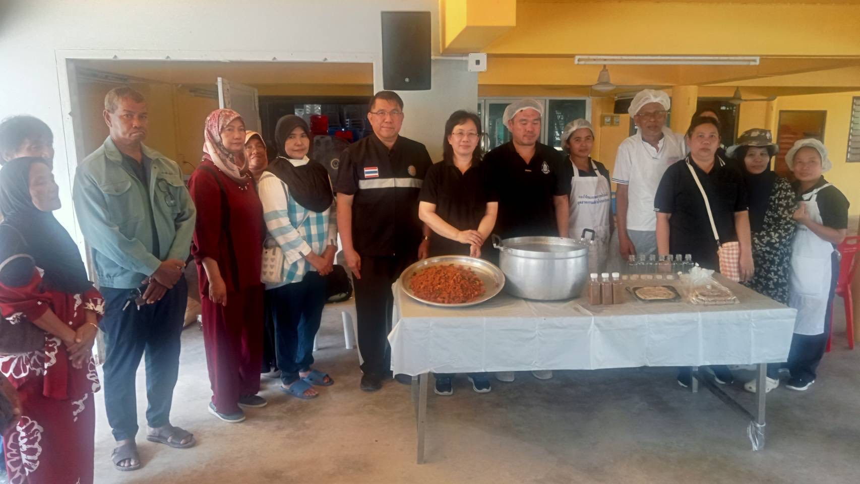 สำนักงานประมงพื้นที่กรุงเทพมหานคร เข้าร่วมการฝึกอบรมแปรรูปผลิตภัณฑ์สัตว์น้ำให้กับกลุ่มเกษตรกรผู้เพาะเลี้ยงสัตว์น้ำในพื้นที่เขตทุ่งครุ เขตทุ่งครุ กรุงเทพมหานคร