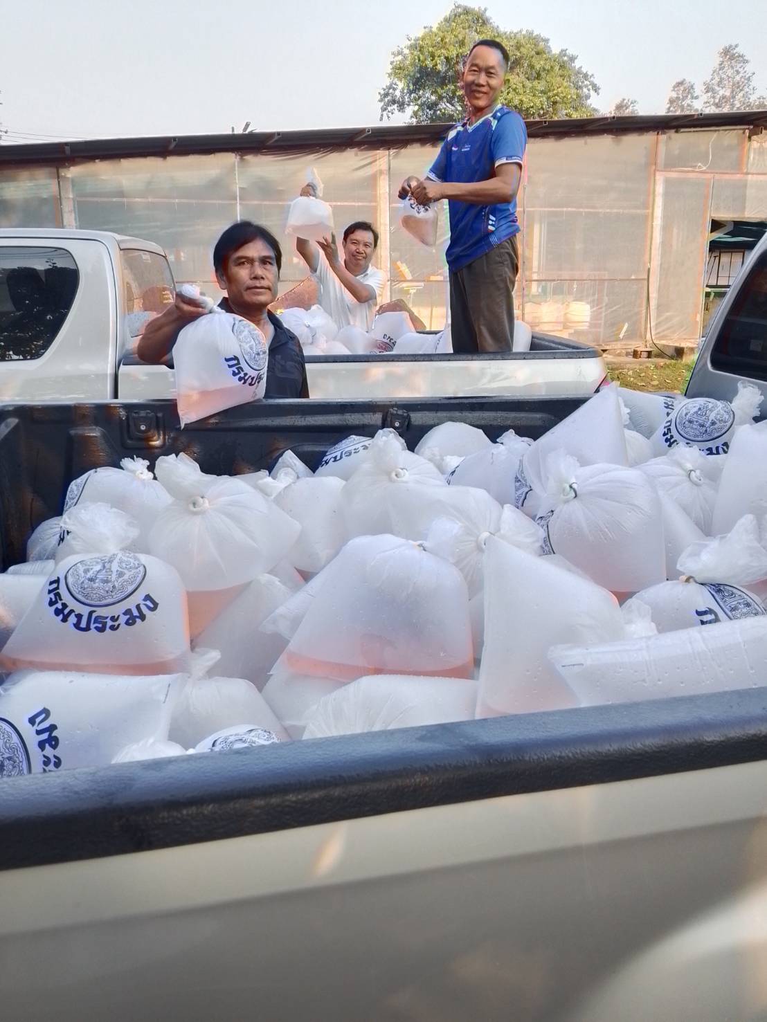 ประมงอำเภอศรีเมืองใหม่ บูรณาการเพิ่มผลผลิต “กุ้งก้ามกราม” ในแหล่งน้ำธรรมชาติ ยกระดับรายได้ชุมชน
