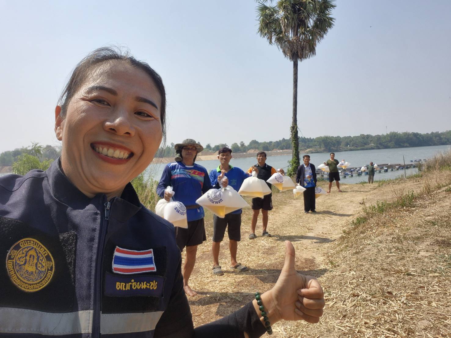 ประมงอำเภอพิบูลมังสาหาร ส่งมอบพันธุ์กุ้งก้ามกราม ตามโครงการบริหารจัดการทรัพยากรประมง(ผลิตสัตว์น้ำเพื่อปล่อยแหล่งน้ำธรรมชาติ)..คลิก