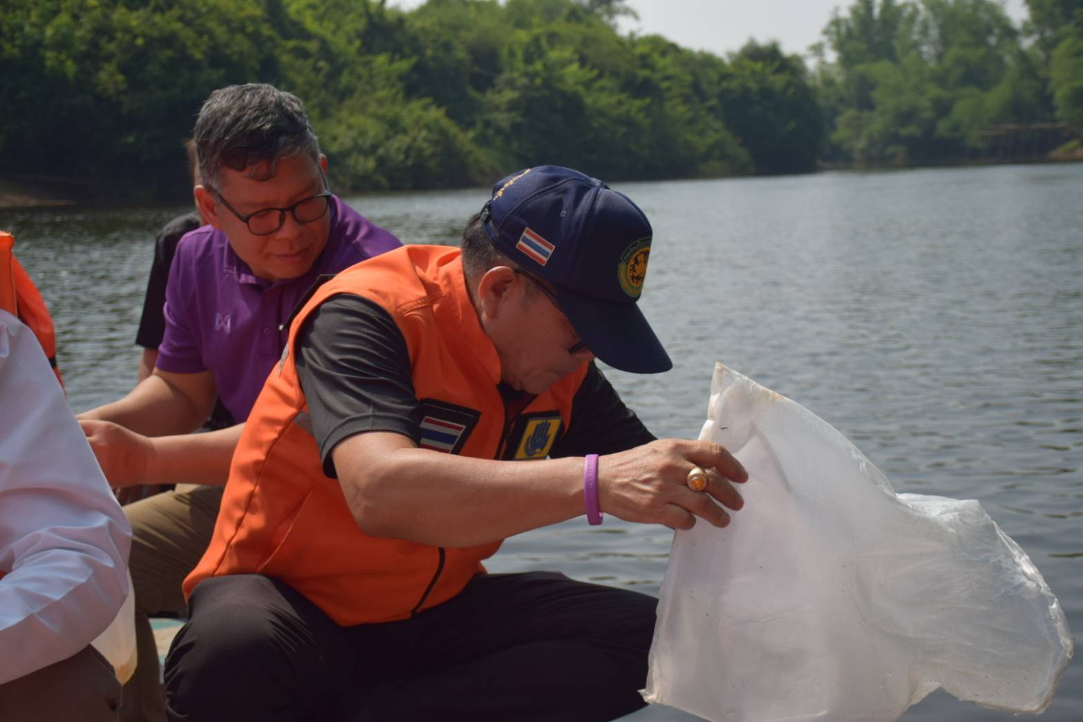 ประมงอำเภอตระการพืชผล ส่งมอบพันธุ์กุ้งก้ามกราม ตามโครงการบริหารจัดการทรัพยากรประมง(ผลิตสัตว์น้ำเพื่อปล่อยแหล่งน้ำธรรมชาติ) ในพื้นที่อำเภอตระการพืชผลและอำเภอดอนมดแดง จังหวัดอุบลราชธานี..คลิก