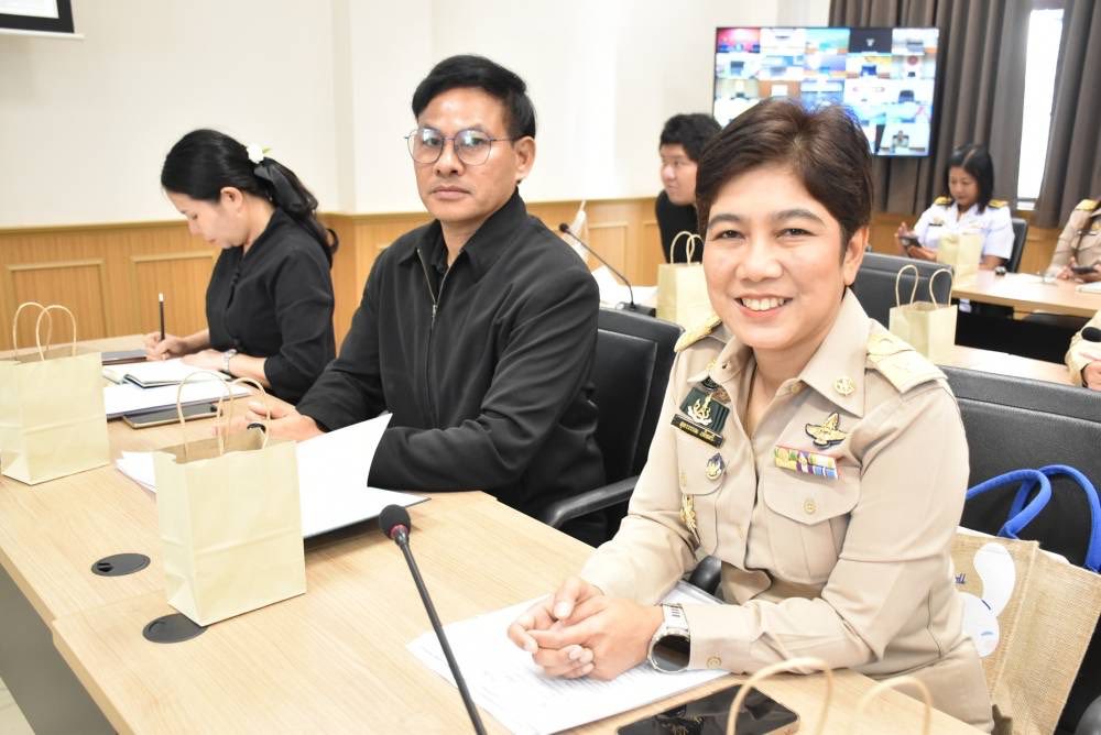 เข้าร่วมประชุมการนำคู่มือการบริหารจัดการโครงการอันเนื่องมาจากพระราชดำริเชิงพื้นที่ ด้วยกระบวนการ One Plan เขตพื้นที่ภาคกลาง..คลิก