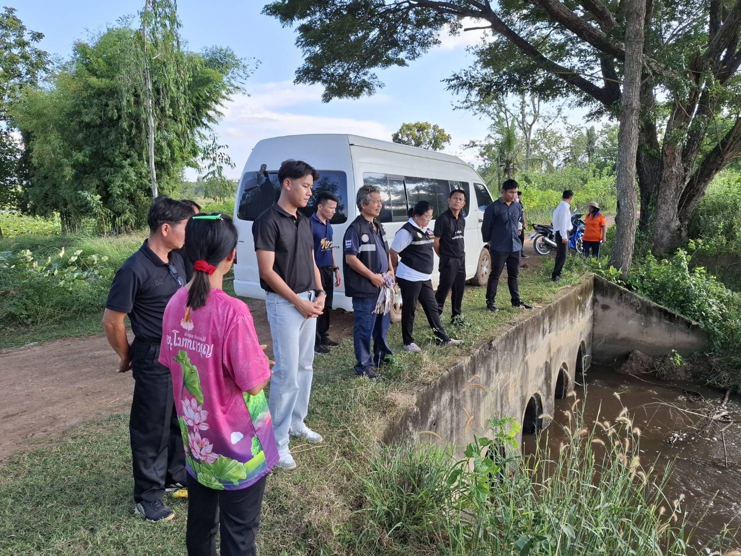 สำนักงานประมงศรีสะเกษตรวจสอบเหตุปลาตายที่ 