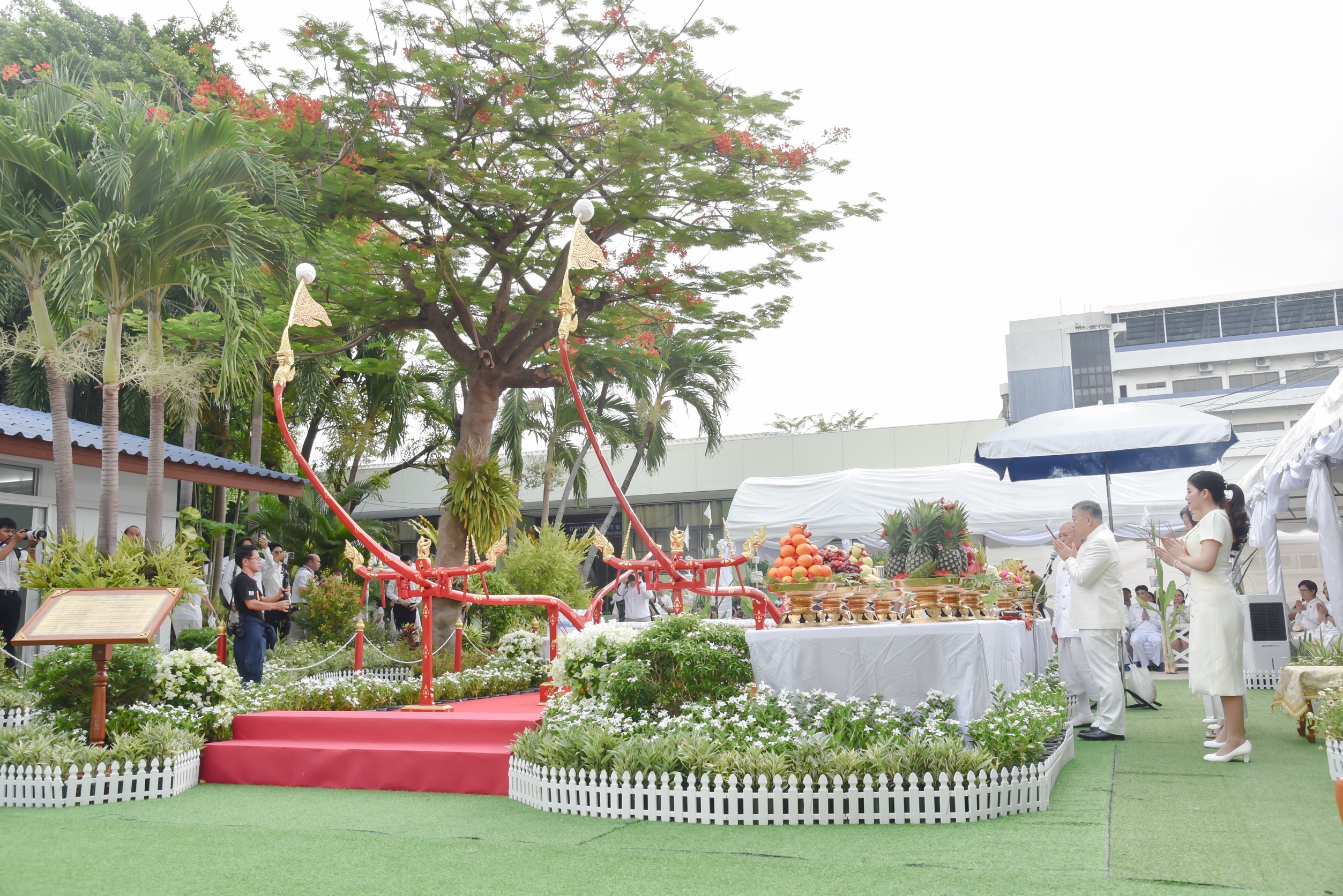 อธิบดีกรมประมง ร่วมพิธีบวงสรวงคันไถในงานพระราชพิธีพืชมงคลจรดพระนังคัลแรกนาขวัญ ประจำปี 2569